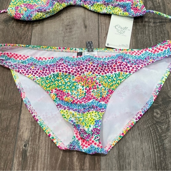 O’Neill NWT Heat Wave bikini Triangle Padded Top Regular Bottoms Size Medium - Picture 2 of 8